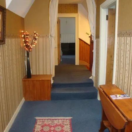 Hulmes Court Bed And Breakfast-3